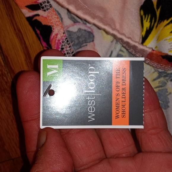 “West Loop” DRESS 👗 (NEW)‼️ - Picture 9 of 9